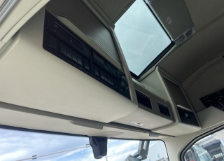Cabeza tractora,
 VOLVO FH.460, 
 Caja de cambios automática, 
del año  2019, 
con tan solo 495.513km,
Con neumáticos 315/70R22.5  reacondicionada.