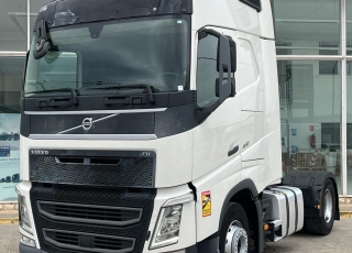 Cabeza tractora,
 VOLVO FH.460, 
 Caja de cambios automática, 
del año  2019, 
con tan solo 540.494km,
Con neumáticos 315/70R22.5

 reacondicionada.