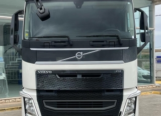 Cabeza tractora,
 VOLVO FH.460, 
 Caja de cambios automática, 
del año  2019, 
con tan solo 540.494km,
Con neumáticos 315/70R22.5

 reacondicionada.