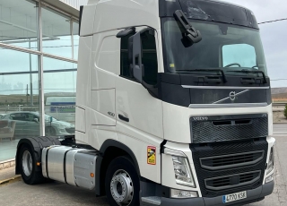 Cabeza tractora,
 VOLVO FH.460, 
 Caja de cambios automática, 
del año  2019, 
con tan solo 540.494km,
Con neumáticos 315/70R22.5

 reacondicionada.