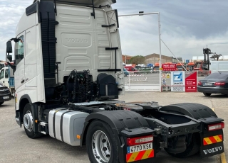 Cabeza tractora,
 VOLVO FH.460, 
 Caja de cambios automática, 
del año  2019, 
con tan solo 540.494km,
Con neumáticos 315/70R22.5

 reacondicionada.