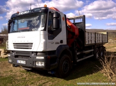 Camión usado marca IVECO modelo AD260T33, 6x4, con grúa Palfinger PK36002