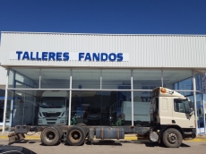 Camión rígido DAF CF75, 300, 6x2, manual, del año 1997 con 803.325km.