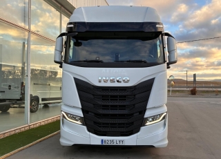 Cabeza tractora IVECO AS440S49TP S-WAY 
 
- AUTOMATICO
- INTARDER
- CLIMATIZADOR
- DOBLE DEPOSITO
- NEVERA

VEHICULO EN PERFECTO ESTADO