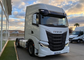 Cabeza tractora IVECO AS440S49TP S-WAY 
 
- AUTOMATICO
- INTARDER
- CLIMATIZADOR
- DOBLE DEPOSITO
- NEVERA

VEHICULO EN PERFECTO ESTADO