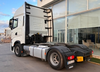 Cabeza tractora IVECO AS440S49TP S-WAY 
 
- AUTOMATICO
- INTARDER
- CLIMATIZADOR
- DOBLE DEPOSITO
- NEVERA

VEHICULO EN PERFECTO ESTADO
