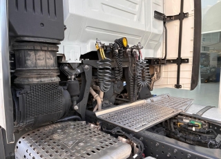 Cabeza tractora IVECO AS440S49TP S-WAY 
 
- AUTOMATICO
- INTARDER
- CLIMATIZADOR
- DOBLE DEPOSITO
- NEVERA

VEHICULO EN PERFECTO ESTADO