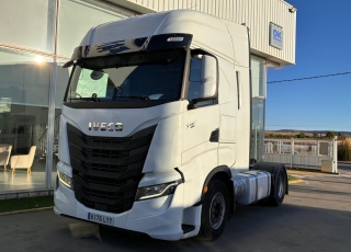 Cabeza tractora IVECO AS440S49TP S-WAY 
 
- AUTOMATICO
- INTARDER
- CLIMATIZADOR
- DOBLE DEPOSITO
- NEVERA


VEHICULO EN PERFECTO ESTADO