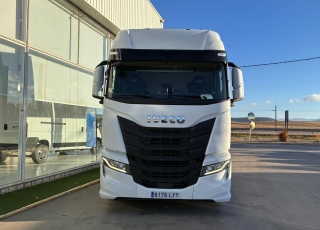 Cabeza tractora IVECO AS440S49TP S-WAY 
 
- AUTOMATICO
- INTARDER
- CLIMATIZADOR
- DOBLE DEPOSITO
- NEVERA


VEHICULO EN PERFECTO ESTADO
