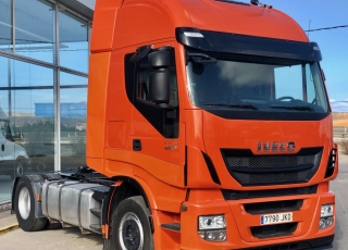Tractor head IVECO AS440S46TP,
Hi Way, 
Euro6,
automatica with retarder, 
year 2015,
with 381.650km.