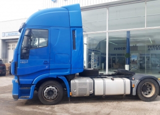Tractor head IVECO AS440S46TP,
Hi Way, 
Euro6,
Automatic with retarder, 
year 2015,
with 445.007km.