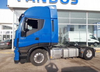 Tractor head IVECO AS440S46TP,
Hi Way, 
Euro6,
Automatic with retarder, 
year 2015,
with 448.002km.