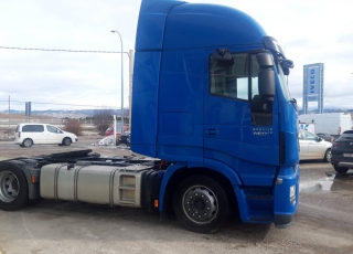 Tractor head IVECO AS440S46TP,
Hi Way, 
Euro6,
Automatic with retarder, 
year 2015,
with 425.981km.