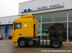 Tractor unit DAF XF 95.430, manual with retarder, two beds, year 2006, Euro 3