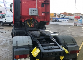 Tractor head IVECO AS440S42TP automatic with retarder, year 2011, with 851.942km.