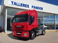 Cabeza tractora IVECO AS440S42TP, con motor ecostralis, automática con intarder, del año 2012, con 505.200km, con 12 meses de garantía de cadena cinemática.