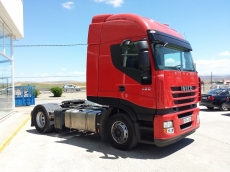 Cabeza tractora IVECO AS440S42TP, automática con intarder, del año 2011, con 360.672km, con 12 meses de garantía de cadena cinemática.