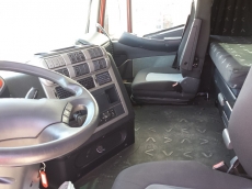 Tractor head IVECO AS440S42TP, automatic with retarder, year 2011, with 360.672km.