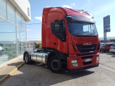 Tractor head IVECO AS440S42TP, Hi Way, automatic with retarder, year 2014, with 329.948km.