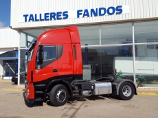 Tractor head IVECO AS440S42TP, Hi Way, automatic with retarder, year 2014, with 329.948km.