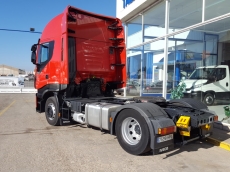 Cabeza tractora IVECO AS440S42TP, Hi Way, automática con intarder, del año 2013, con 381.229km, con 12 meses de garantía de cadena cinemática.