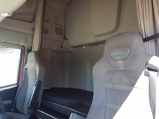 Cabeza tractora IVECO AS440S42TP, Hi Way, automática con intarder, del año 2013, con 381.229km, con 12 meses de garantía de cadena cinemática.