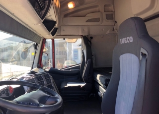 Tractor head IVECO AS440S46TP automatic with retarder, year 2013, only 491.145km.