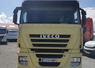 Cabeza tractora IVECO AS440S46TP, CUBE, automática con intarder, del año 2012, con 940.200km