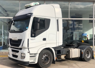 Cabeza tractora IVECO AS440S46TP, Hi Way, Euro5, automática con intarder, del año 2014, con 694.542km