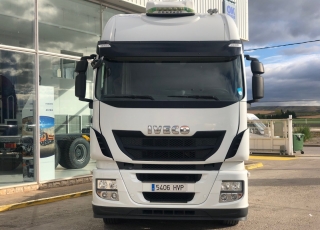 Cabeza tractora IVECO AS440S46TP, Hi Way, Euro5, automática con intarder, del año 2014, con 694.542km