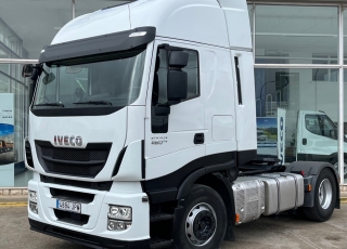 Cabeza tractora IVECO AS440S46TP, 
Hi Way,  Euro6, 
Automática con intarder, 
Del año 2016, 
Con 434.461km.
Neumáticos 315/80R22.5

Precio 36.500€+IVA, con tractora reacondicionada y con 24 meses de garantía de cadena cinemática o 750.000km lo que antes ocurra.