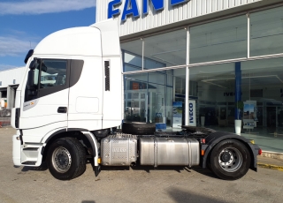 Tractor head IVECO AS440S46TP EVO,
Hi Way, 
Euro6,
Automatic with retarder, 
year 2017,
with 485.481km.