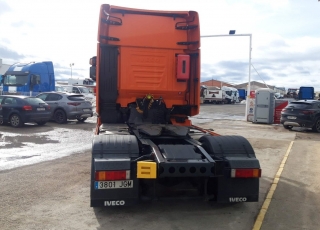 Tractor head IVECO AS440S46TP,
Hi Way, 
Euro6,
MANUAL with retarder, 
year 2015,
with 473.000km.