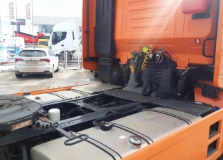 Tractor head IVECO AS440S46TP,
Hi Way, 
Euro6,
MANUAL with retarder, 
year 2015,
with 473.000km.