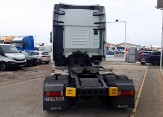 Tractor head IVECO AS440S46TP,
Hi Way, 
Euro6,
Automatic with retarder, 
year 2015,
with 593.604km.