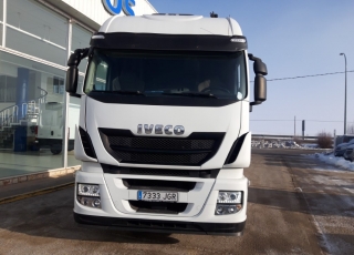 Tractor head IVECO AS440S46TP,
Hi Way, 
Euro6,
Automatic with retarder, 
year 2015,
with 582.163km.