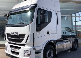 Tractor head IVECO AS440S46TP,
Hi Way, 
Euro6,
Automatic with retarder, 
year 2015,
with 478.523km.