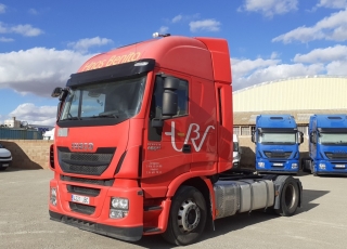 Tractor head IVECO AS440S46TP, Hi Way, Euro6, automatic with retarder, year 2014, with 379.690km.