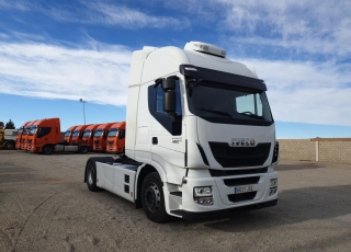 Cabeza tractora IVECO AS440S46TP, 
Hi Way, 
Euro6, 
Automática con intarder, 
Del año 2015, 
Con 705.080km.
Neumáticos 315/70R22.5
Carenados laterales.
Equipo de frio nocturno.

Precio 15.000€+IVA, con tractora SIN  reacondicionar y SIN garantía.

Precio 17.500€+IVA, con tractora reacondicionada y SIN garantía.