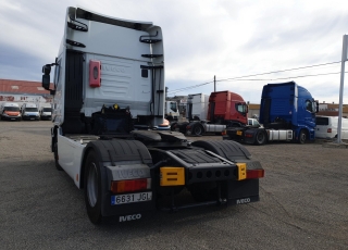 Tractor head IVECO AS440S46TP,
Hi Way, 
Euro6,
Automatic with retarder, 
year 2015,
with 705.080km.