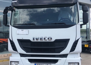 Cabeza tractora IVECO AS440S46TP, 
Hi Way, 
Euro6, 
Automática con intarder, 
Del año 2014, 
Con 535.905km.
Con ADR Completo
Neumáticos 315/70R22.5

Precio 19.000€+IVA, y SIN garantía.