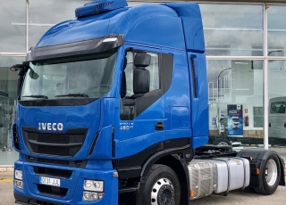 Cabeza tractora IVECO AS440S46TP, 
Hi Way, 
Euro6, 
Automática con intarder, 
Del año 2015, 
Con 548.103km.
Neumáticos 315/70R22.5
Equipo de frío nocturno.

Precio 24.900€+IVA, con tractora reacondicionada y con 12 meses de garantía de cadena cinemática.