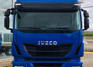 Cabeza tractora IVECO AS440S46TP, 
Hi Way, 
Euro6, 
Automática con intarder, 
Del año 2015, 
Con 548.103km.
Neumáticos 315/70R22.5
Equipo de frío nocturno.

Precio 24.900€+IVA, con tractora reacondicionada y con 12 meses de garantía de cadena cinemática.