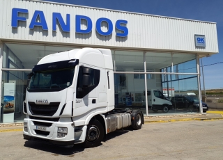Tractor head IVECO AS440S46TP,
Hi Way, 
Euro6,
Automatic with retarder, 
year 2015,
with 490.874km.