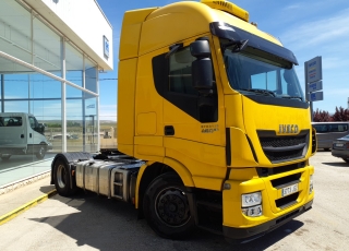 Tractor head IVECO AS440S46TP,
Hi Way, 
Euro6,
Automatic with retarder, 
year 2015,
with 889.801km.