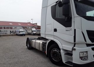 Tractor head IVECO AS440S46TP,
Hi Way, 
Euro6,
Automatic with retarder, 
year 2015,
with 619.867km.