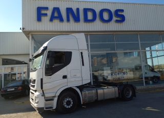 Tractor head IVECO AS440S46TP,
Hi Way, 
Euro6,
Automatic with retarder, 
year 2015,
with 313.186km.