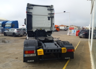 Tractor head IVECO AS440S46TP,
Hi Way, 
Euro6,
Automatic with retarder, 
year 2015,
with 530.474km.