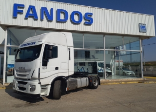 Cabeza tractora IVECO AS440S46TP, 
Hi Way, 
Euro6, 
Automática con intarder, 
Del año 2015, 
Con 532.559km.
Neumáticos 365/55R22.5 y 315/70R22.5


Precio 28.500€+IVA, con tractora reacondicionada y con 12 meses de garantía de cadena cinemática.