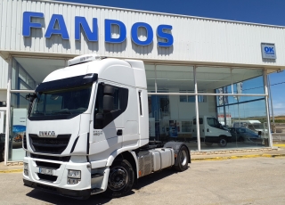Tractor head IVECO AS440S46TP,
Hi Way, 
Euro6,
Automatic with retarder, 
year 2015,
with 521.955km.